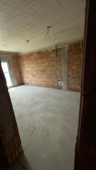 Apartament cu 2 camere decomandat în Valea Adâncă