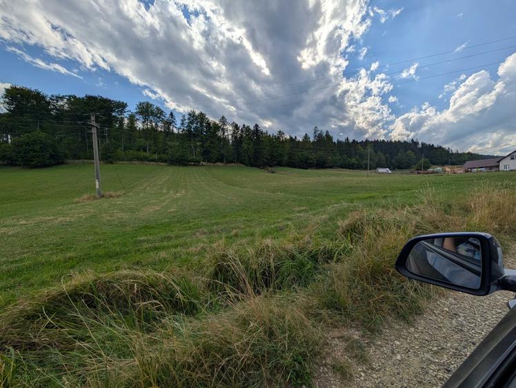 Teren de 2500 mp, în Sucevița
