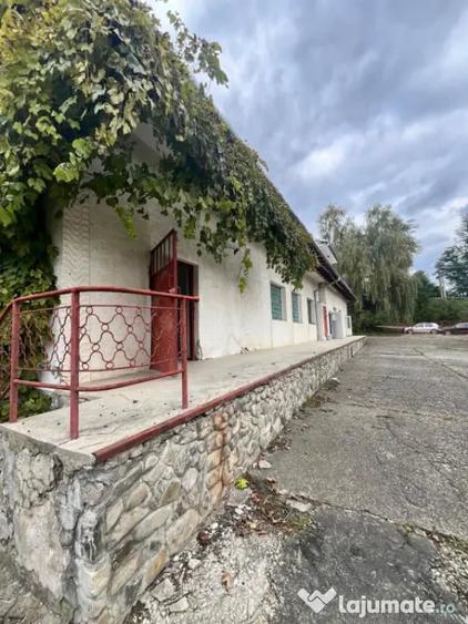 Spațiu comercial, de 1,388 mp, în Central