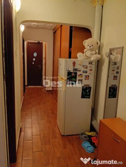 Apartament decomandat 3 camere, cartier Rovine - 9