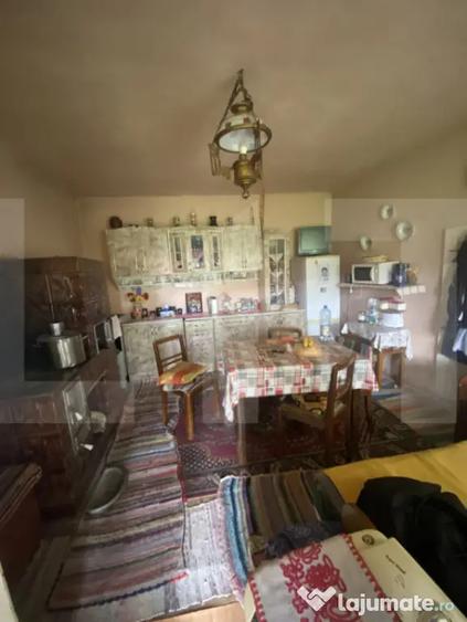 Casă cu 3 camere cu Teren 2100 Mp în Central
