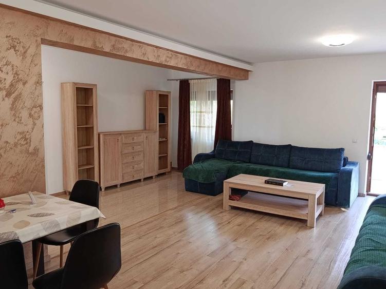 Casă cu 4 camere decomandat în Sânnicoară