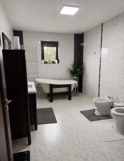 Casă individuală cu 5 camere cu Canalizare în Slobozia Nouă