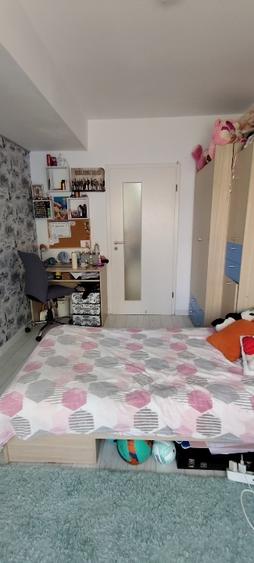 Apartament cu 3 camere decomandat, mobilat în Turnișor