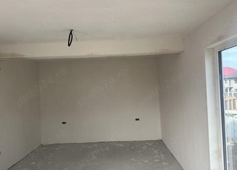 Casă cu 5 camere cu Teren 404 Mp în Km 5