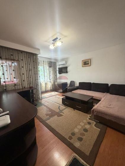 Apartament cu 2 camere decomandat, mobilat în Central