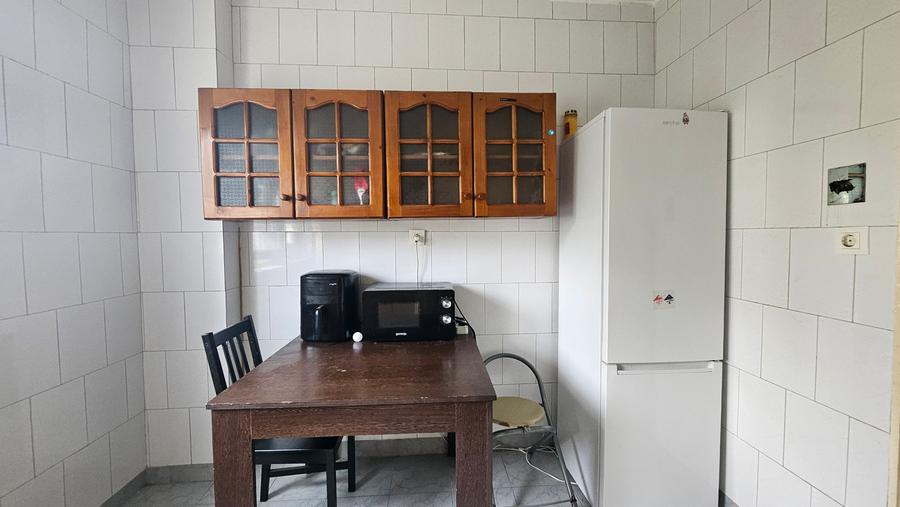 Apartament cu 2 camere semidecomandat în Berceni