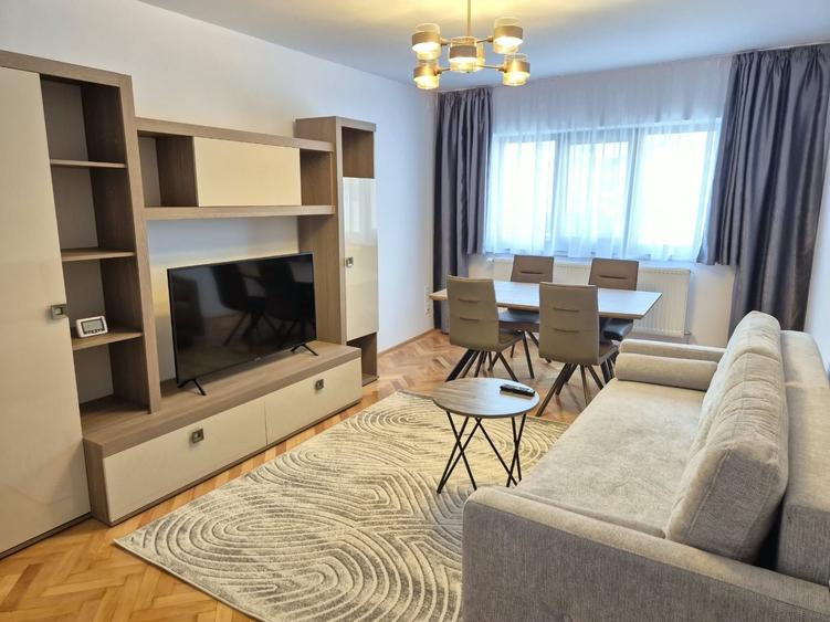 Apartament cu 2 camere decomandat în Sud