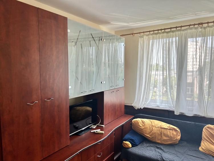 Apartament cu 3 camere semidecomandat în Basarab