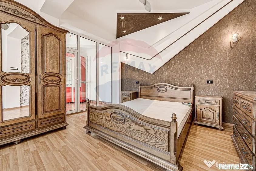 Apartament cu 3 camere decomandat în Boul Roșu
