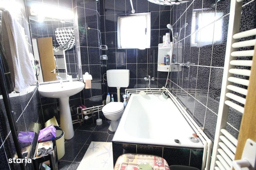 Apartament cu 3 camere decomandat în Siderurgiștilor