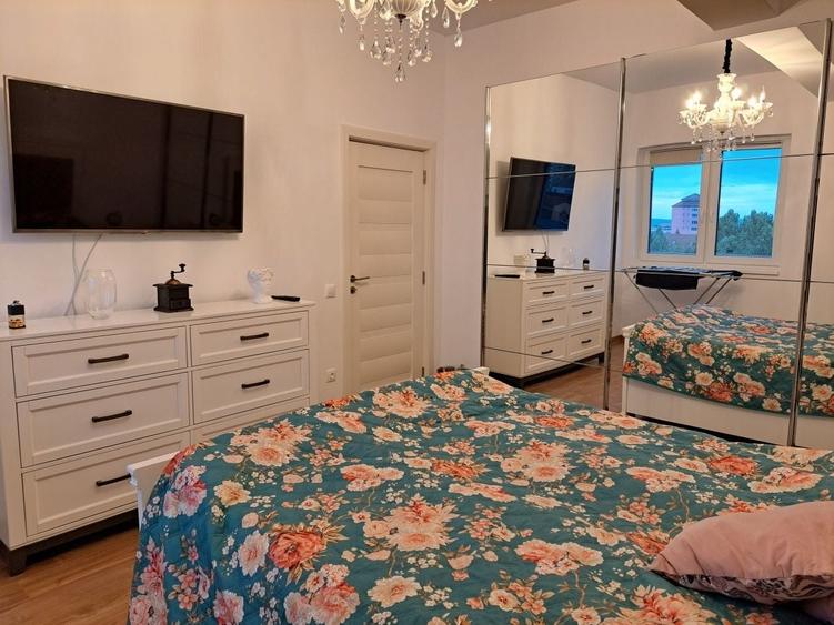 Apartament cu 3 camere decomandat în Central