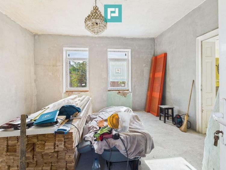 Casă individuală cu 3 camere cu Canalizare în Central