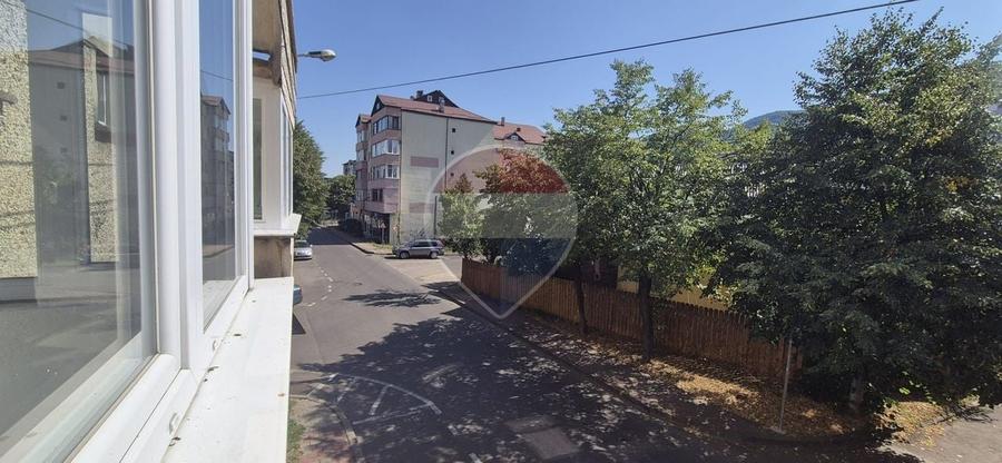 Garsonieră decomandată, mobilată în Central