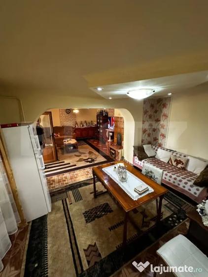 Casă cu 4 camere cu Teren 2400 Mp în Central