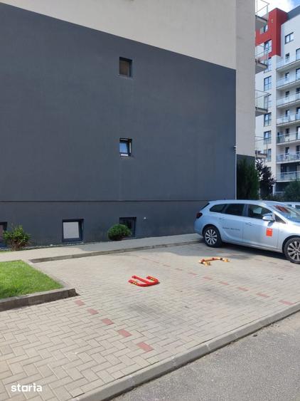 Apartament cu 3 camere în Tractorul