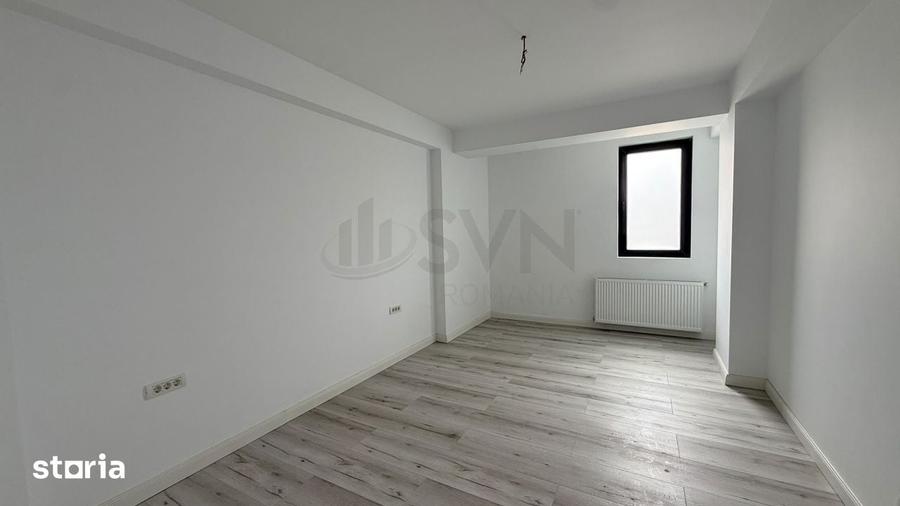 Apartament cu 3 camere semidecomandat în Odăile
