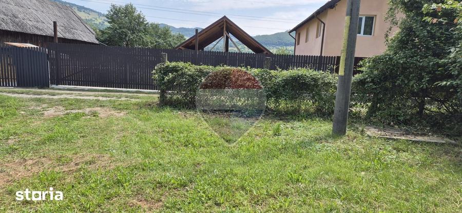 Teren de 1280 mp, în Pângărați