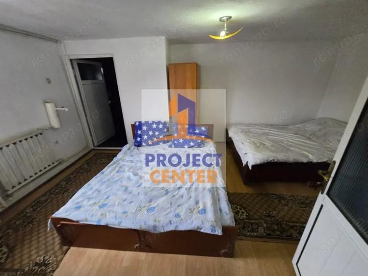 Casă cu 7 camere cu Teren 244 Mp în Sălătrucu