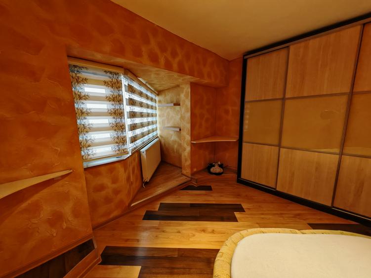 Apartament cu 3 camere decomandat, mobilat în Central
