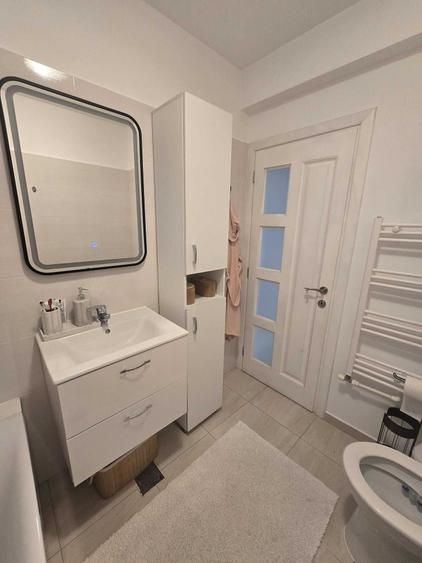 Apartament cu 3 camere semidecomandat în Valea Lupului