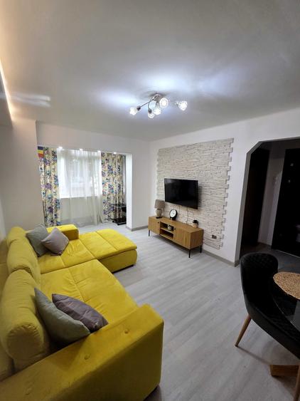 Apartament cu 2 camere semidecomandat în Malu Roșu