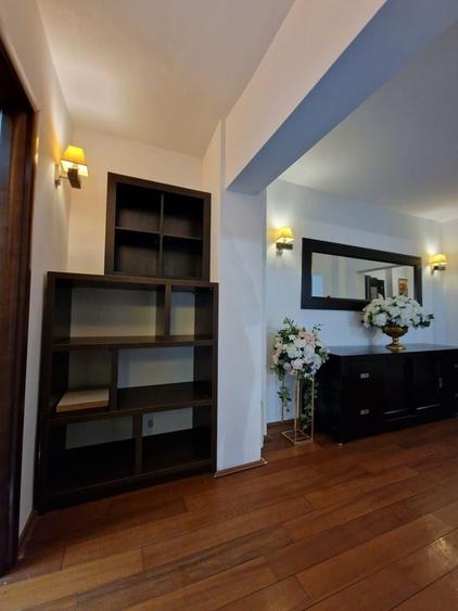 Apartament cu 4 camere decomandat în Decebal