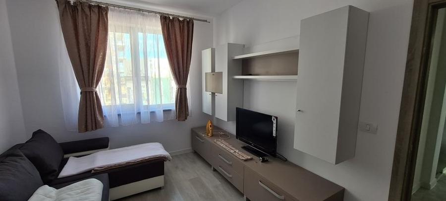 Apartament cu 3 camere semidecomandat, mobilat în Giroc