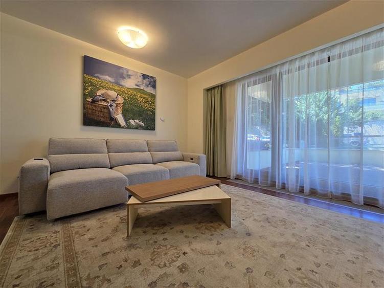 Apartament cu 2 camere semidecomandat, mobilat în Drumul Poienii