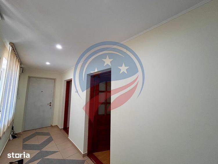 Casă cu 6 camere cu Teren 1105 Mp în Cârcea