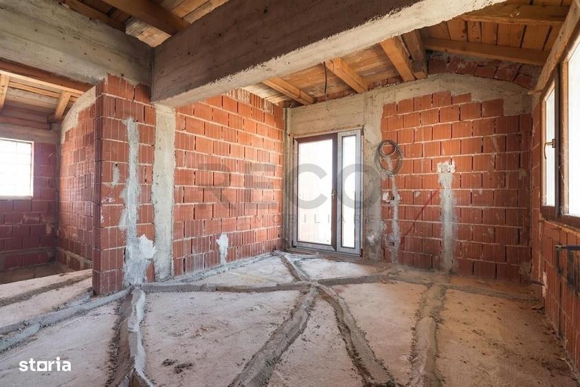 Casă cu 4 camere în Sântandrei
