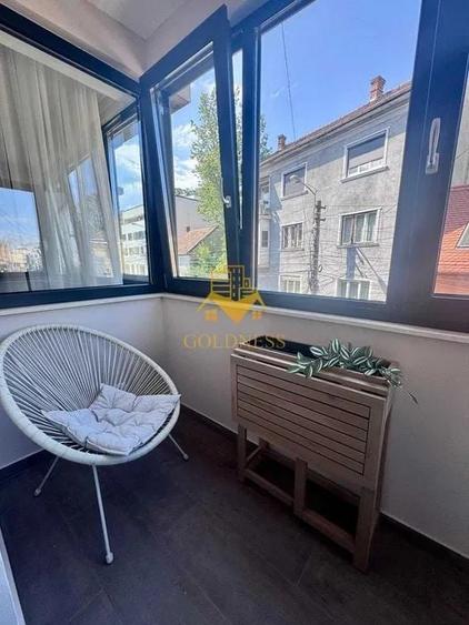 Apartament cu 2 camere decomandat, mobilat în Central