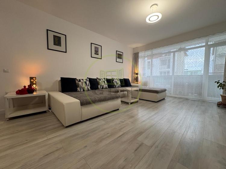 Apartament cu 3 camere semidecomandat, mobilat în Șelimbăr