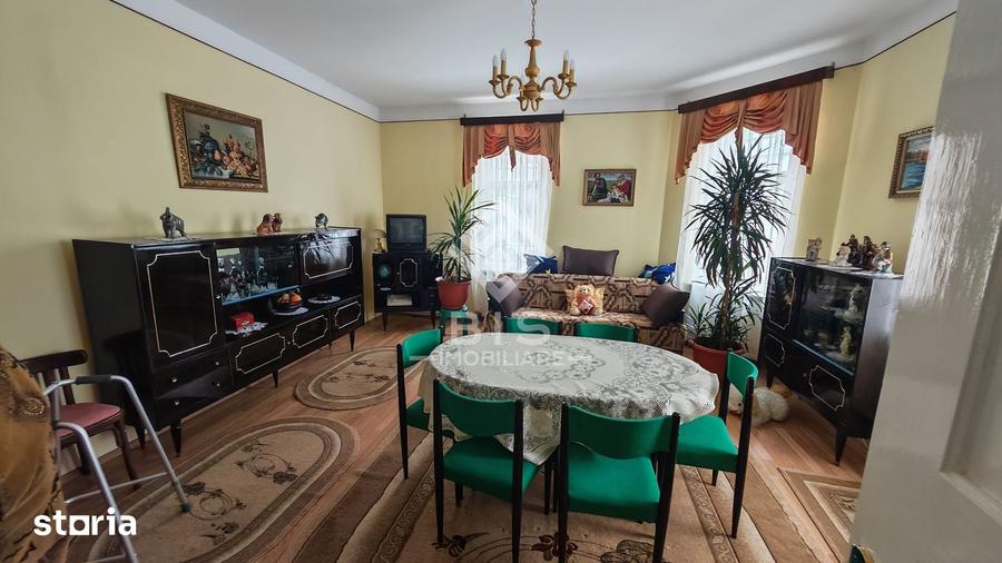 Casă cu 4 camere cu Teren 530 Mp în Central