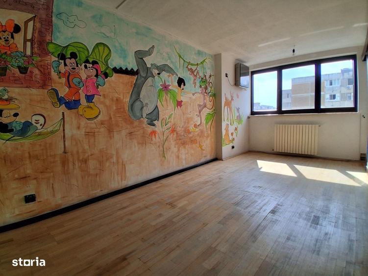 Apartament cu 4 camere în Crângași