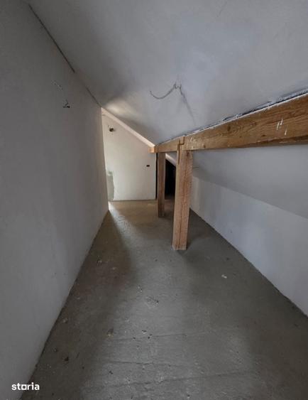 Casă cu 4 camere cu Teren 1836 Mp în Dudeștii Noi