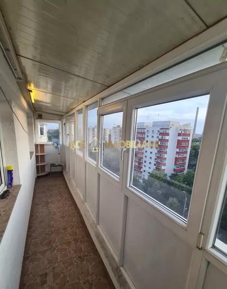 Apartament cu 3 camere decomandat, mobilat în Berceni