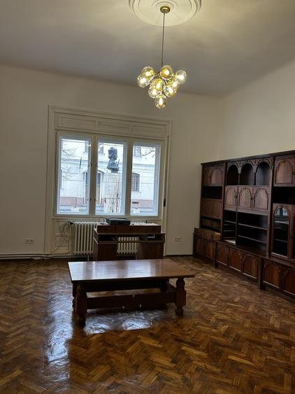 Casă cu 3 camere în Ultracentral