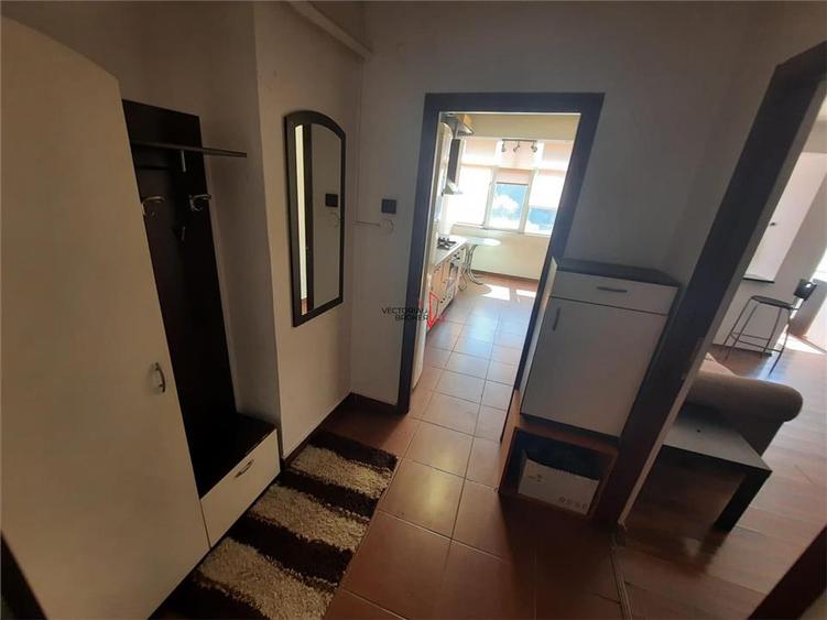Apartament cu 2 camere semidecomandat în Iancului