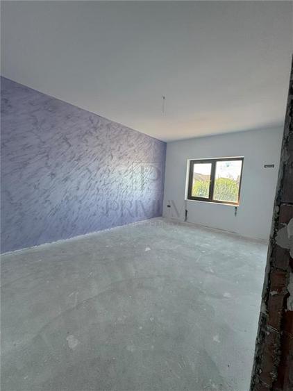 Duplex cu 5 camere cu Canalizare în Moșnița Nouă