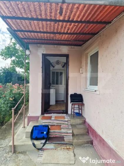 Casă cu 2 camere cu Teren 8290 Mp în Iclod