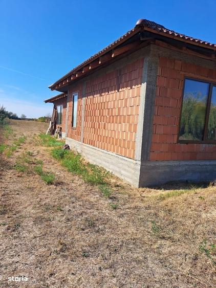 Casă cu 2 camere cu Teren 415 Mp în Oncea