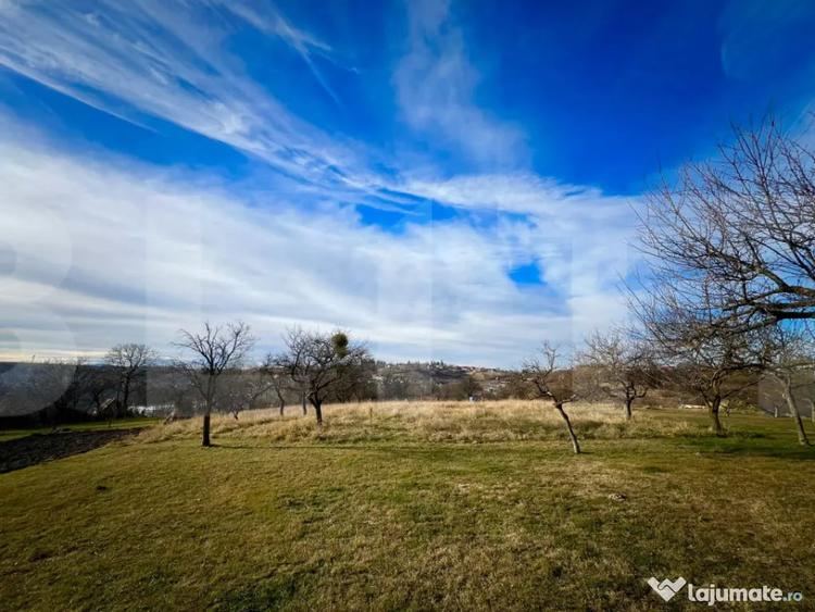 Teren de 2100 mp, în Feleacu
