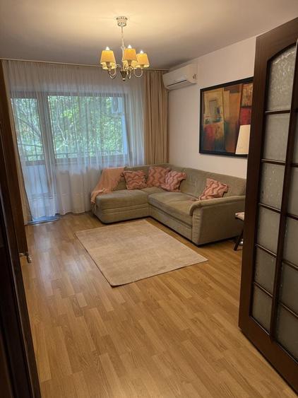 Apartament cu 2 camere decomandat în Aviatorilor