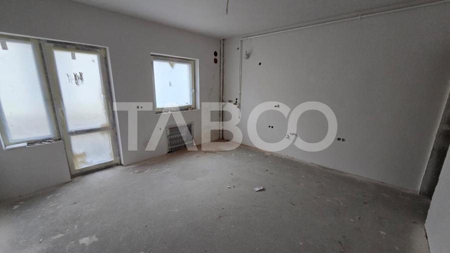 Apartament cu 3 camere decomandat în Mihai Viteazul