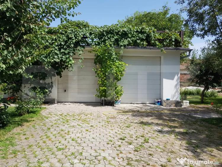 Casă cu 5 camere cu Teren 21111 Mp în Central