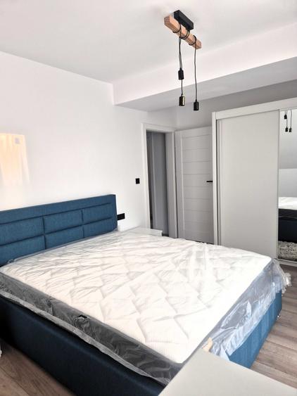 Apartament cu 3 camere decomandat în Exterior Vest