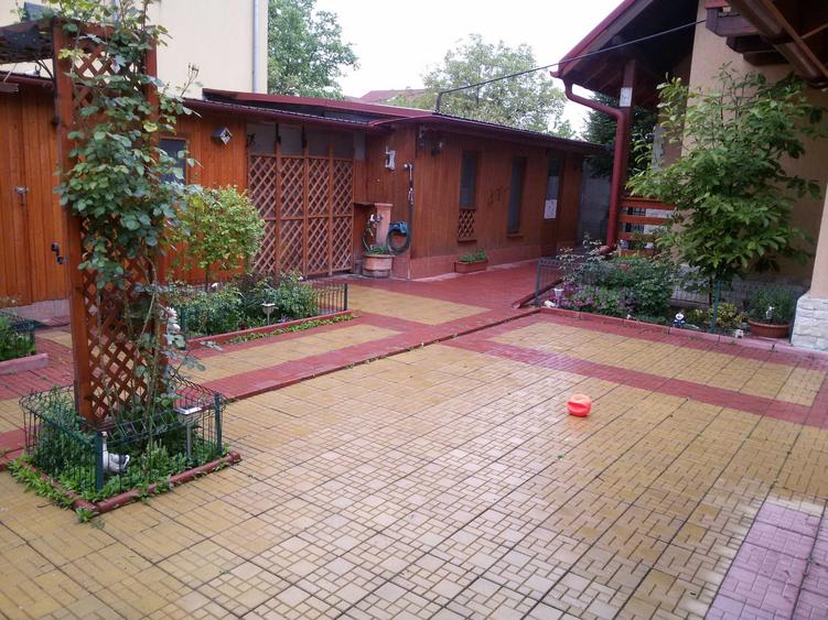 Casă cu 3 camere în Odăi