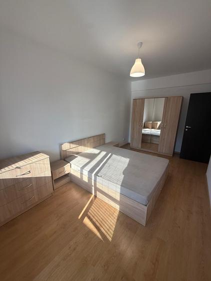 Apartament cu 2 camere decomandat în Apărătorii Patriei
