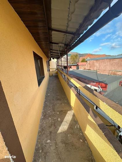 Casă cu 4 camere cu Teren 250 Mp în Călugareni